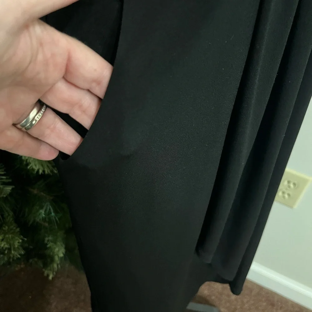 Elegant Black Dress with Pockets